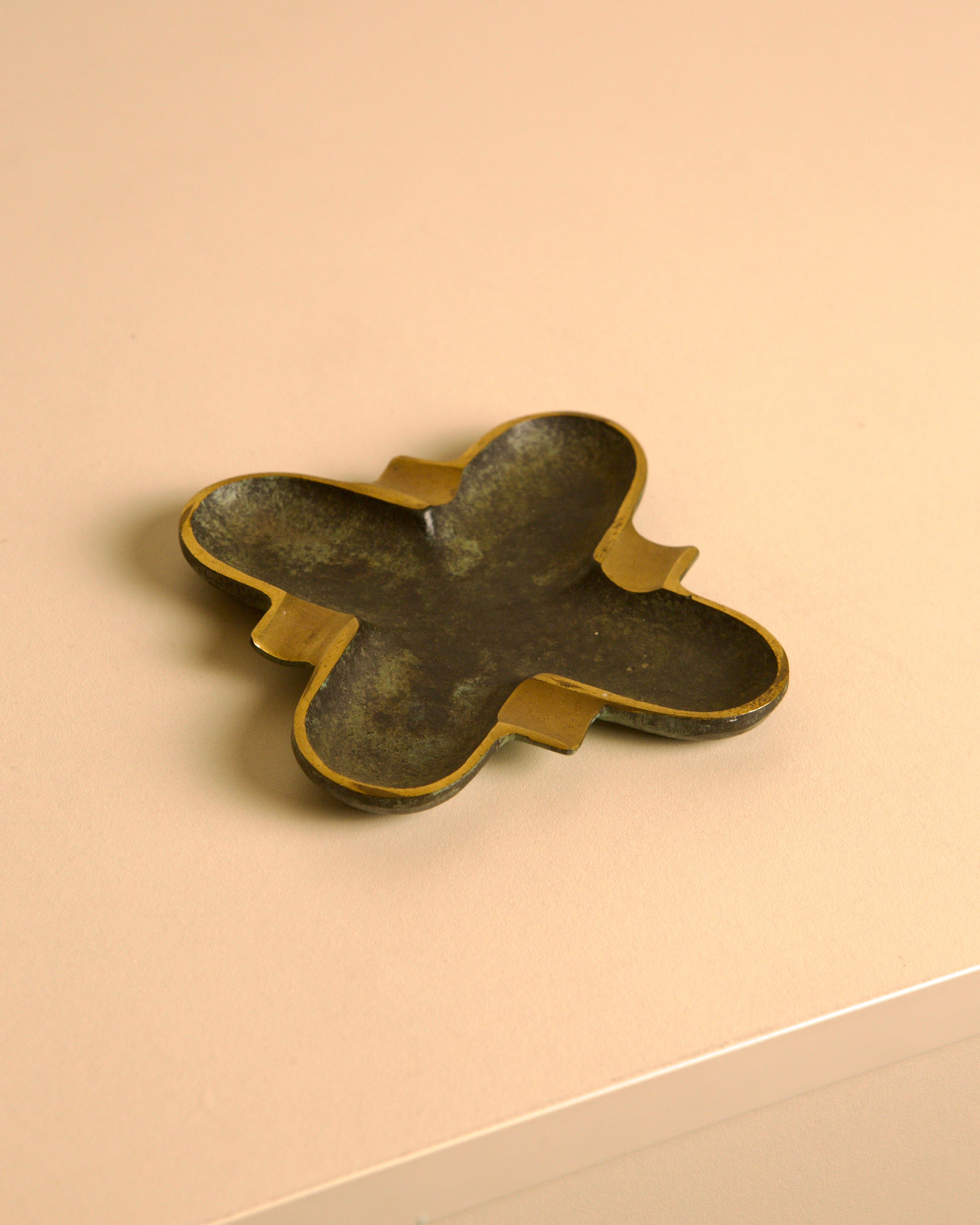 Italian Bronze Ashtray, 1940s by Treaptyque | The Oblist — vintage bronze material