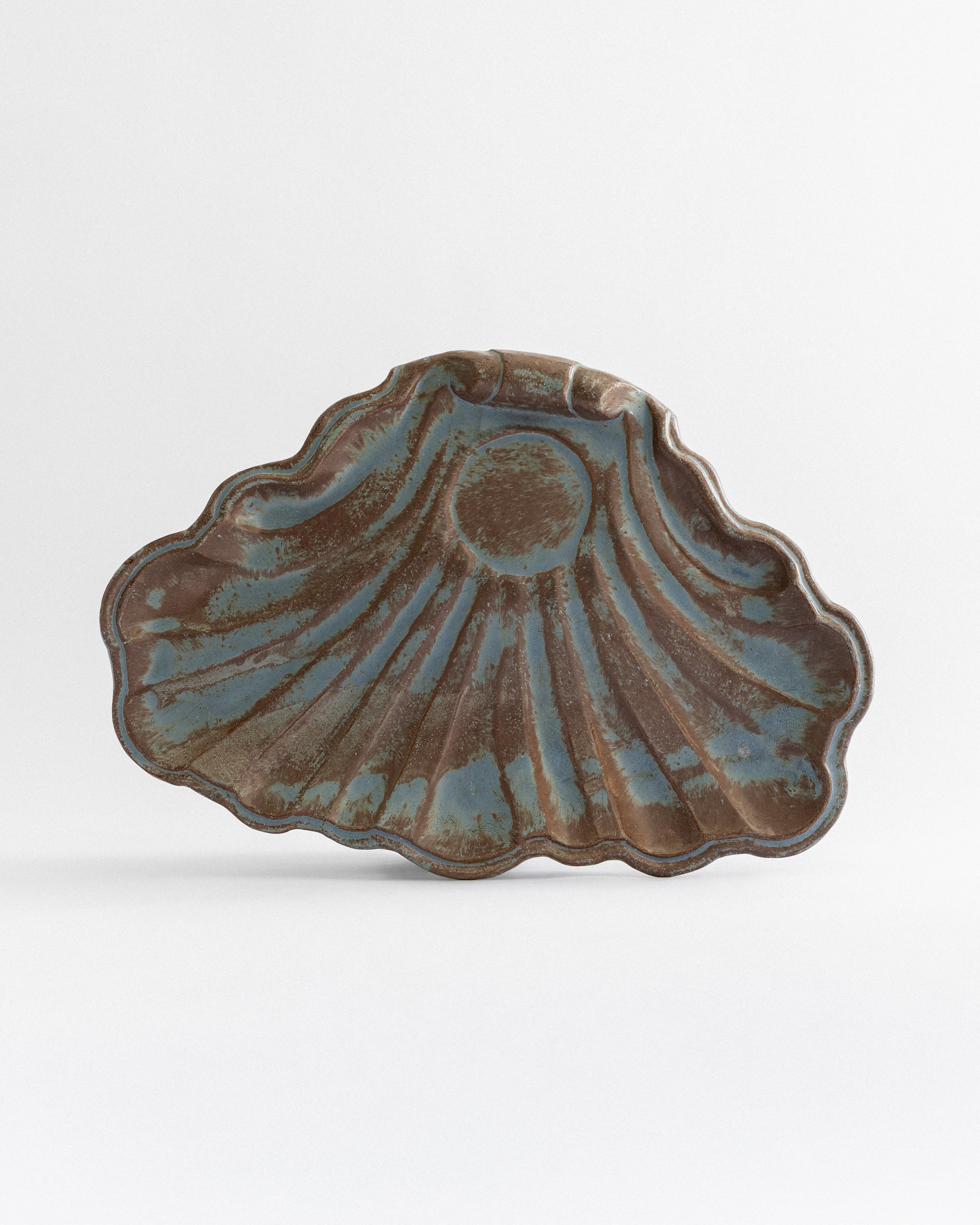 Shell-Shaped Art Deco Ceramic Dish by Allan Ebeling, 1930s by Spigel | The Oblist