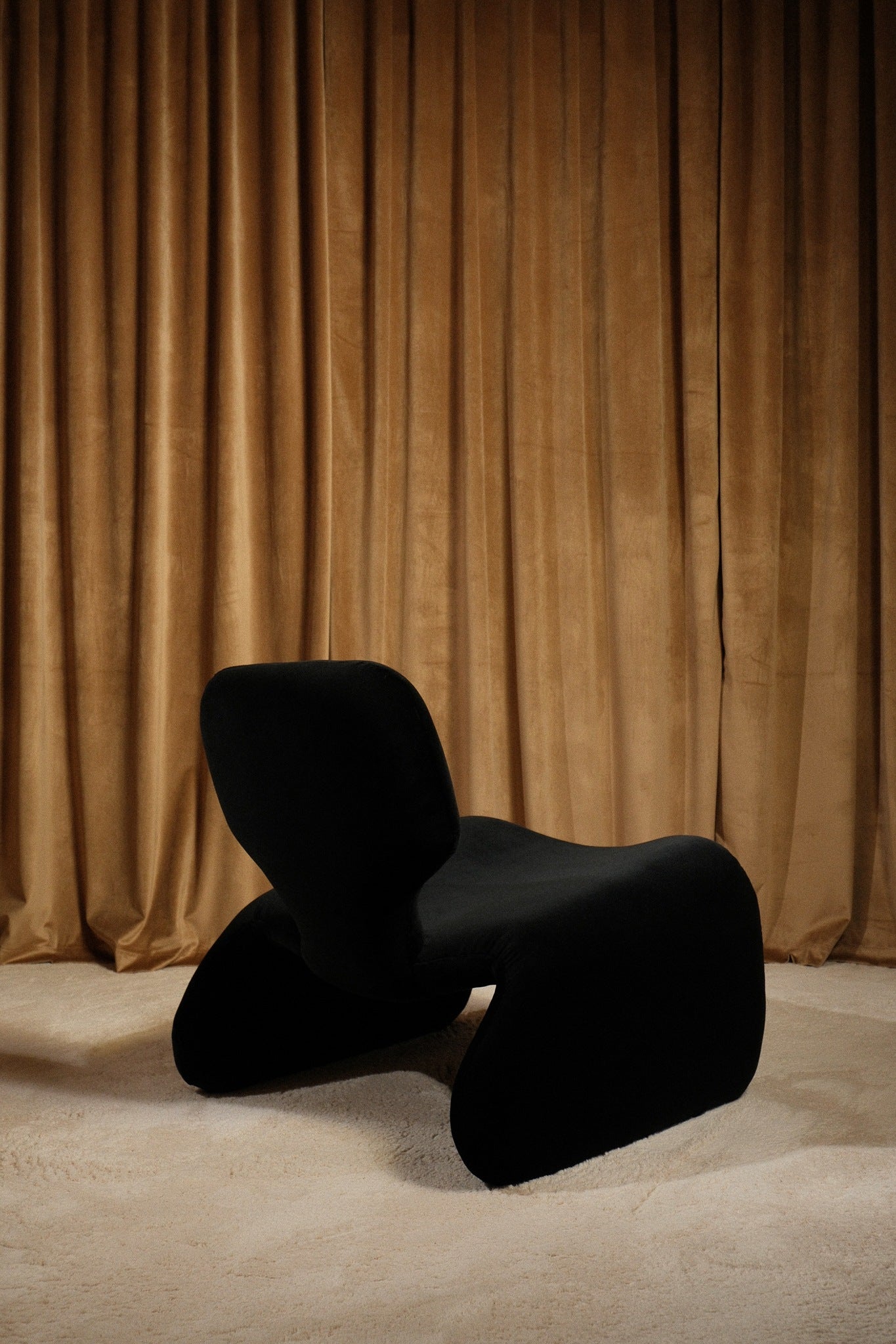 Olivier Mourgue Djinn Lounge Chair — in context