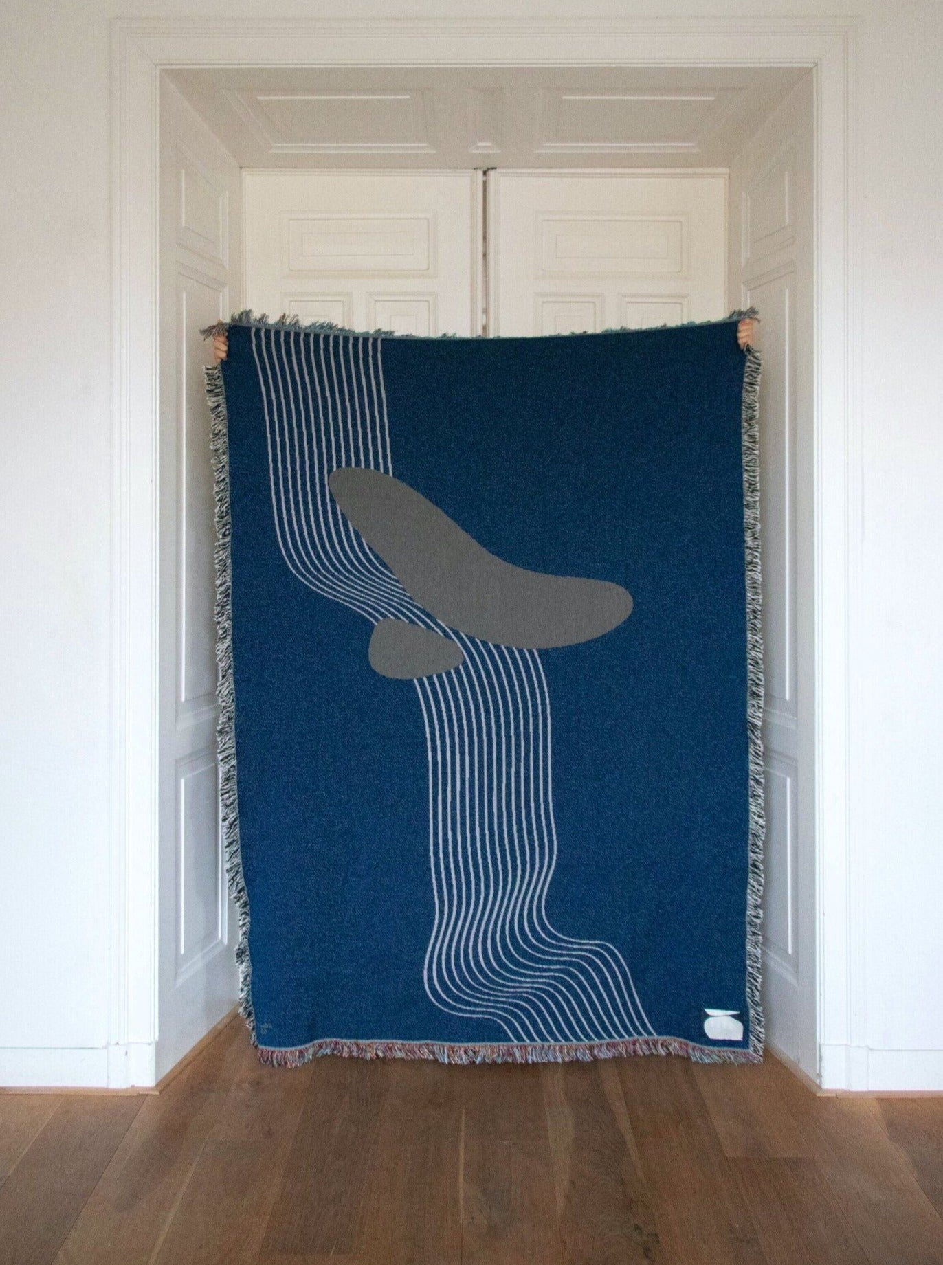 Cayuga | Jacquard throw — lifestyle setting