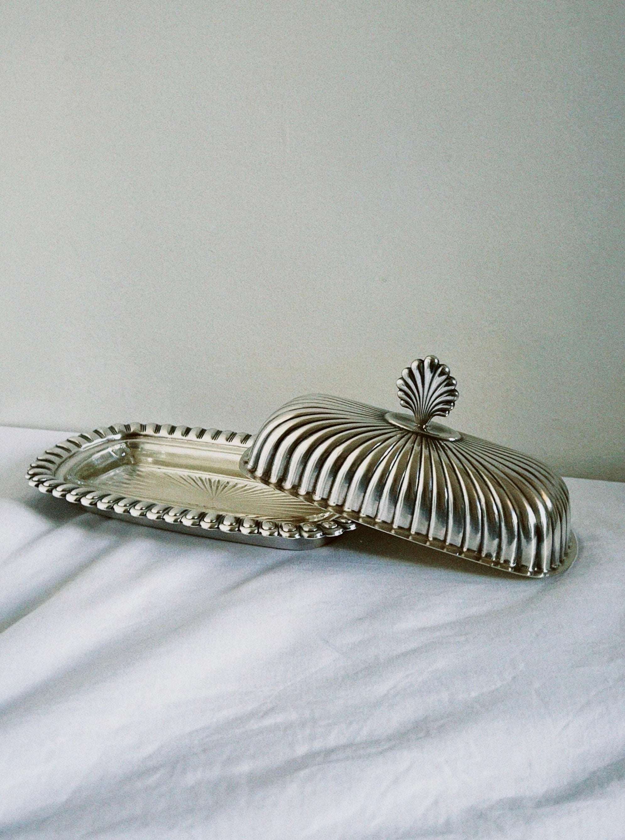 Silver Shell Detailed Butter Dish