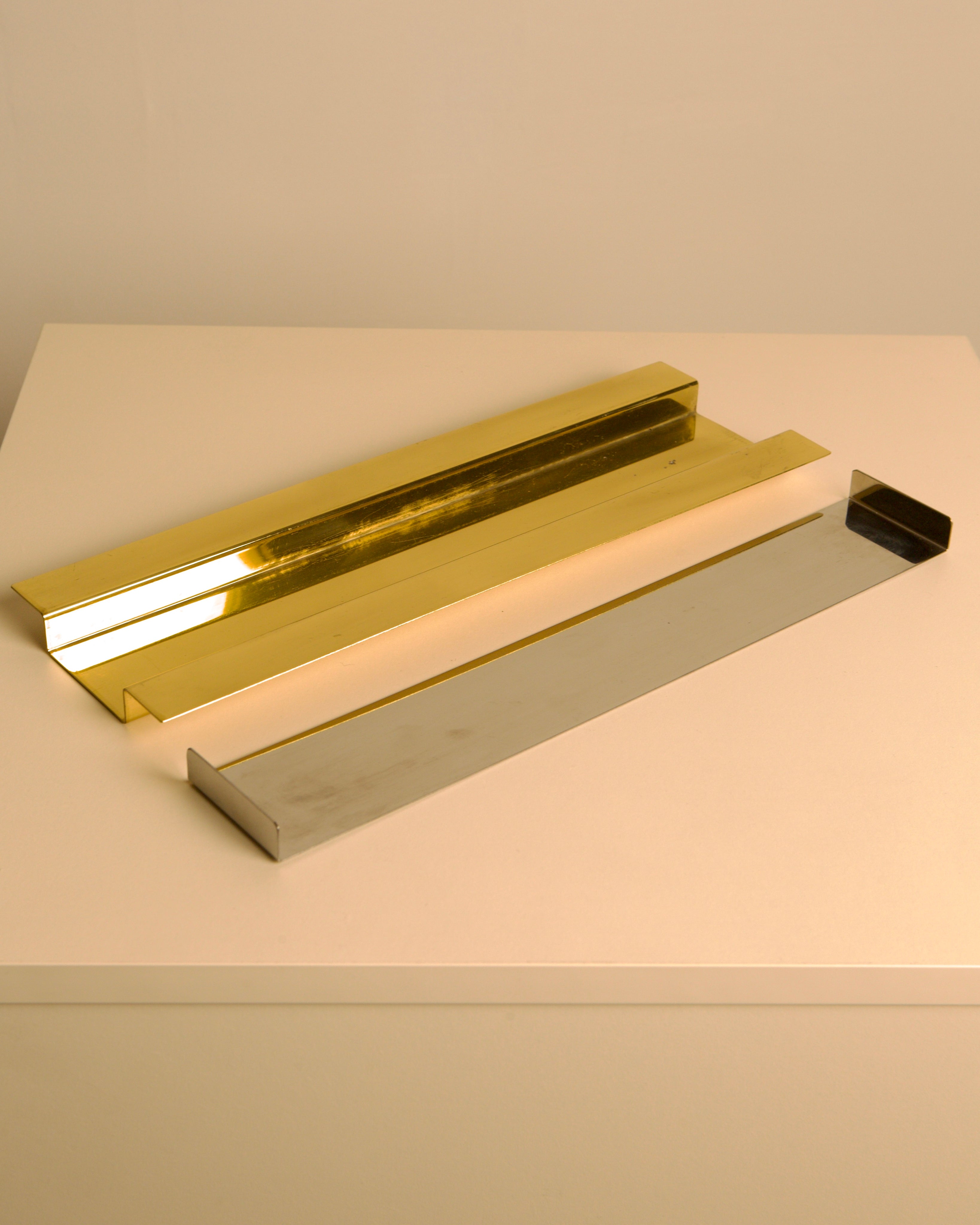 Italian 70s gold and silver metal desk organizer set detail view