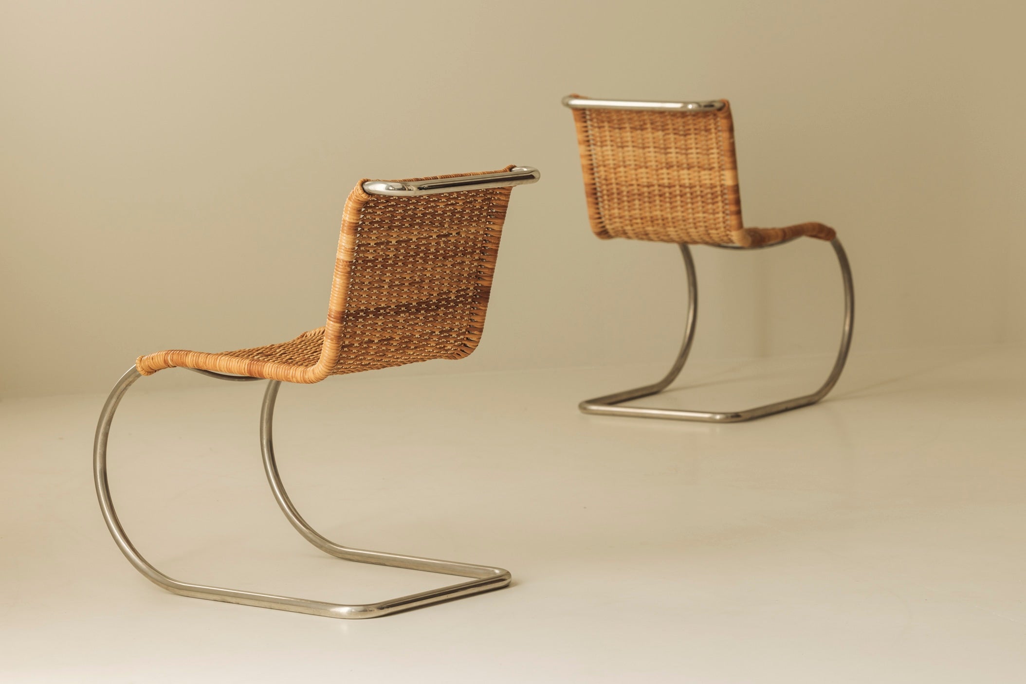Ludwig Mies van der Rohe – B42 Cantilever Dining Chairs (Set of 4) — side angle