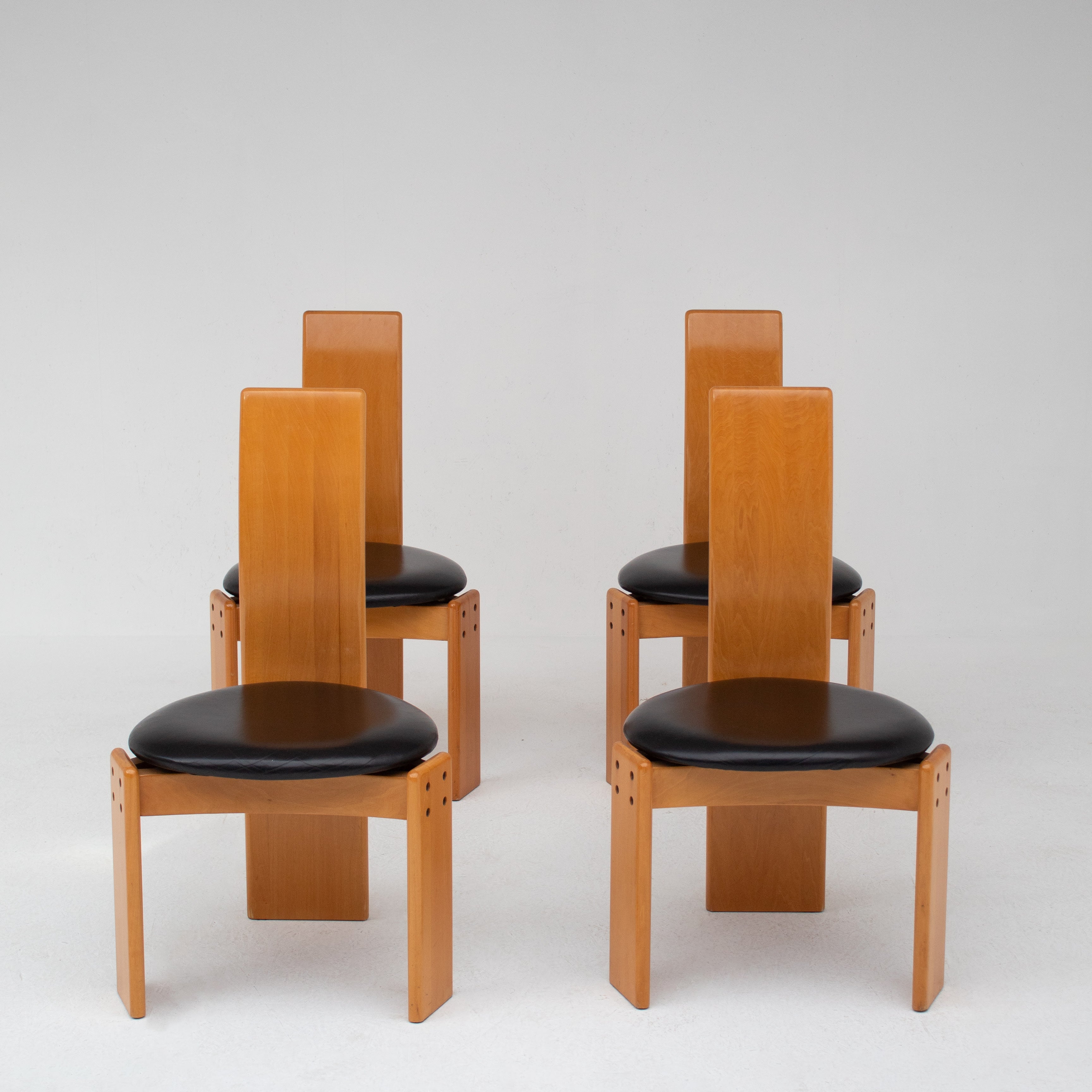 Set of Dining Chairs in Wood and Leather by Mario Marenco for Mobil Girgi — front view of four chairs with wooden backs and l