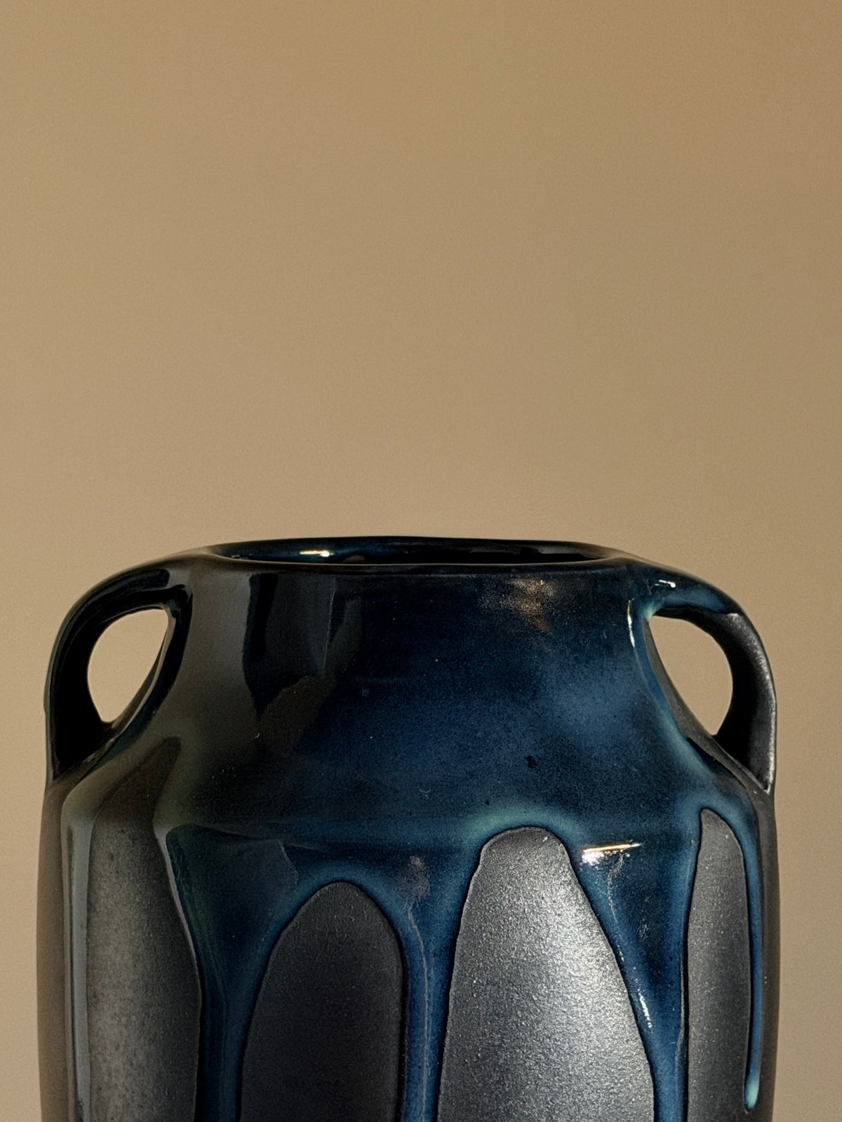 Large Art Deco handled vase by Alfred Lebret, France, circa 1920 — detail view