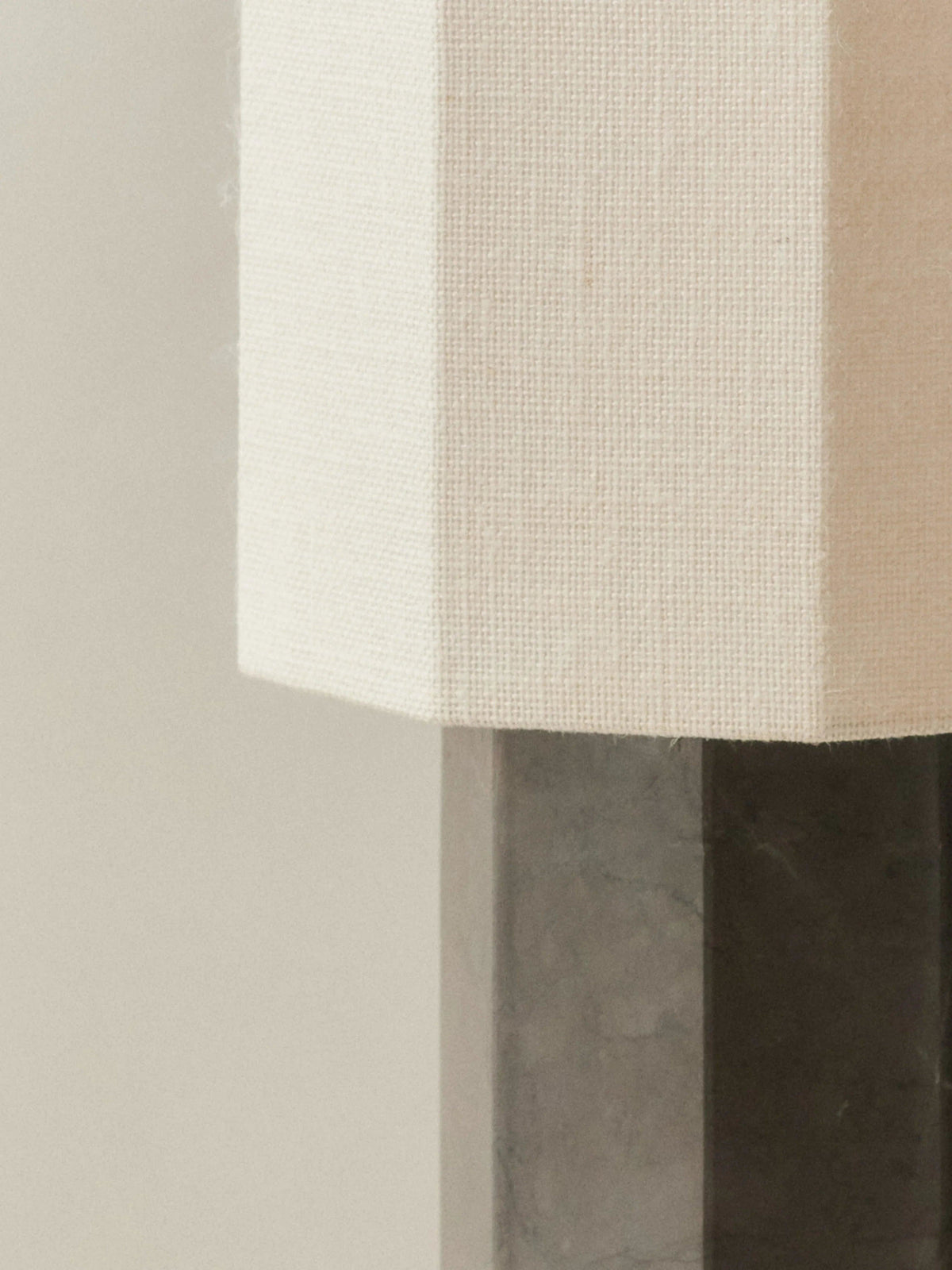 EIGHT OVER EIGHT LAMP GRANDE — detail view