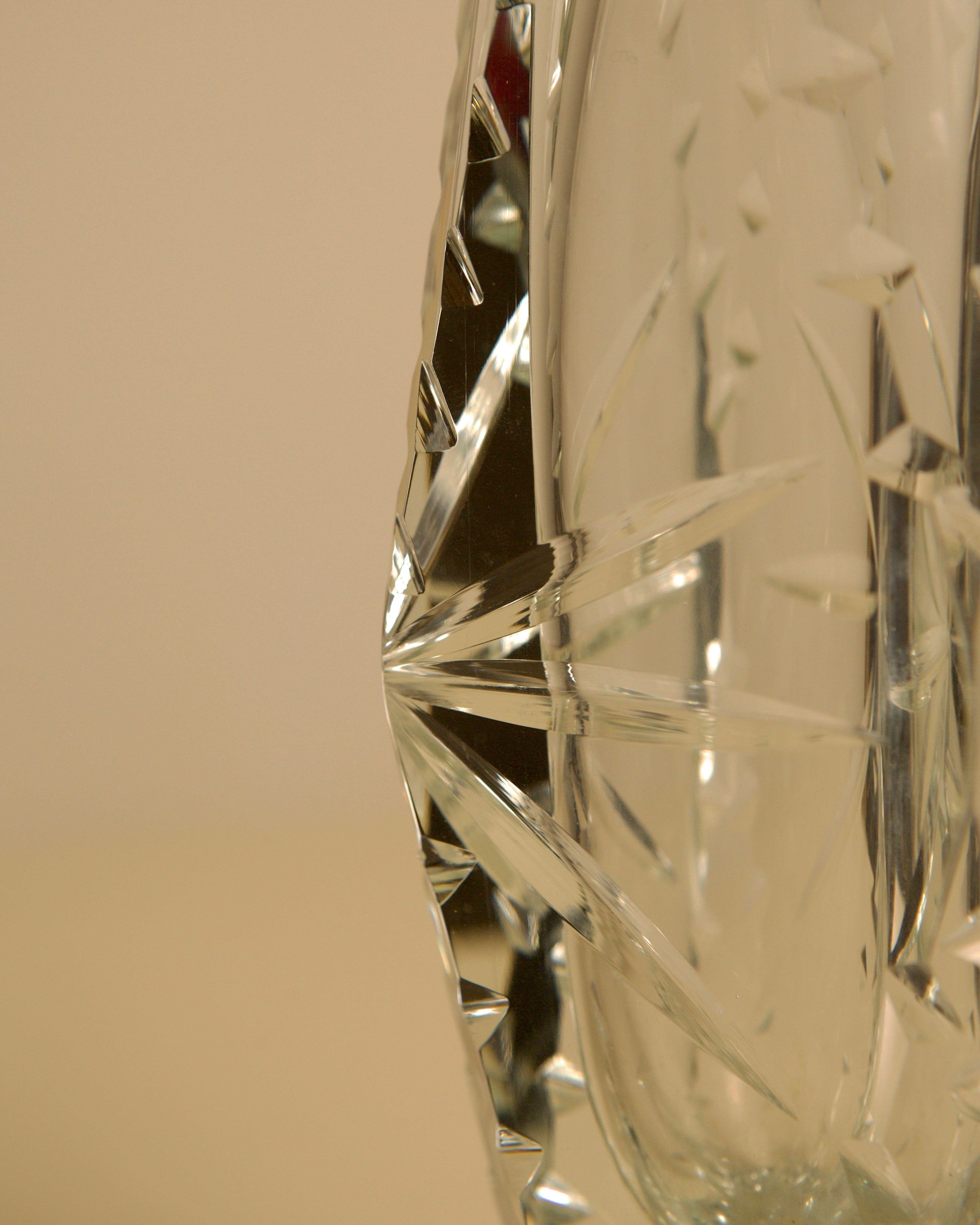 Large "Cut Diamond" vase by Flavio Poli for Seguso, 1980s — side angle highlighting cut glass details
