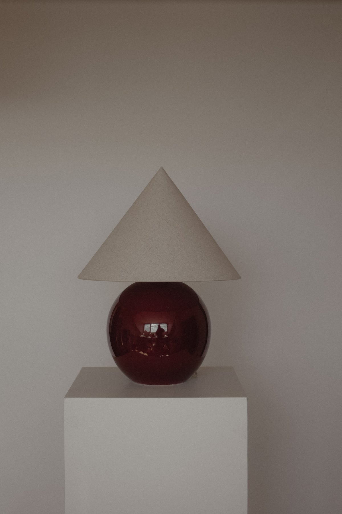 Burgundy & Linen Sculptural Table Lamp — lifestyle setting