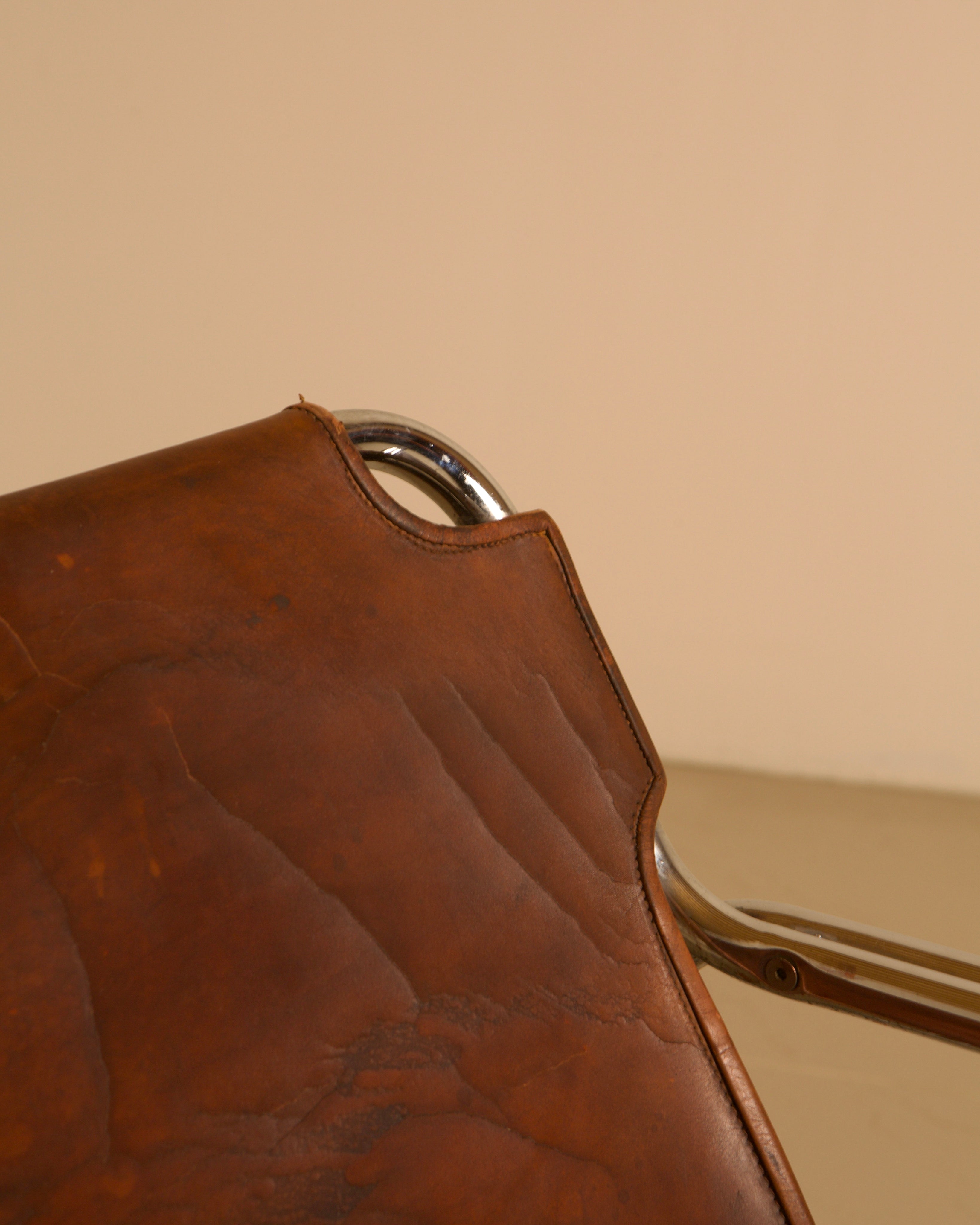 Chrome-plated steel and leather armchair by Antonello Mosca for Produzione Forma, 70s — close-up