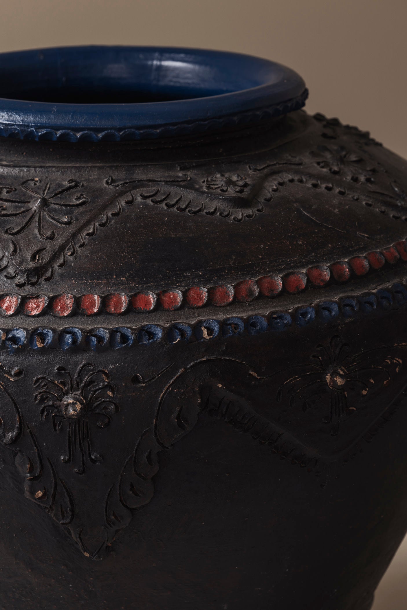 Monumental Ceramic Vase from French, 1950s — close-up of textured black ceramic with blue rim
