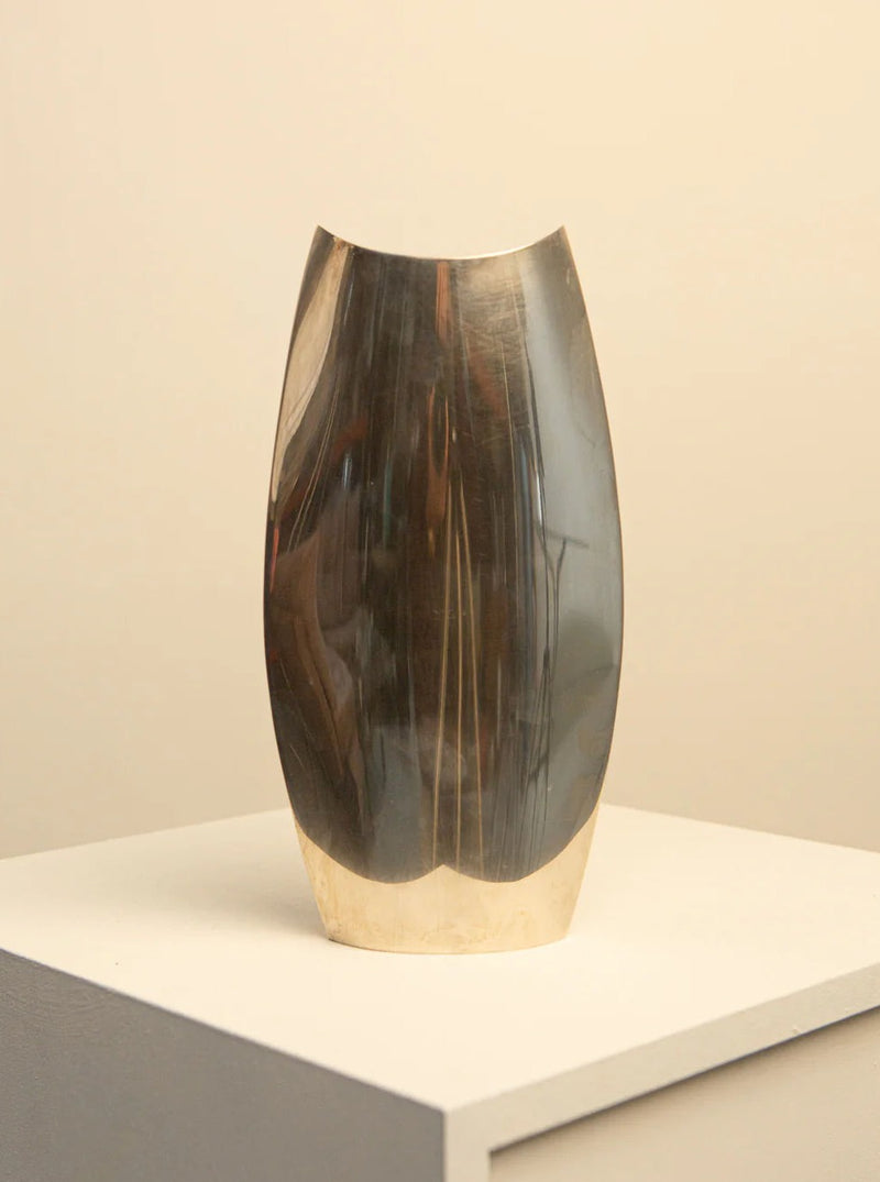 Vintage Lino Sabattini 80's Living Vase, a sleek and modern design with a timeless appeal