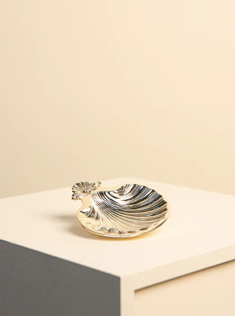 Italian vintage 80's shell-shaped vide poche in blue and white ceramic