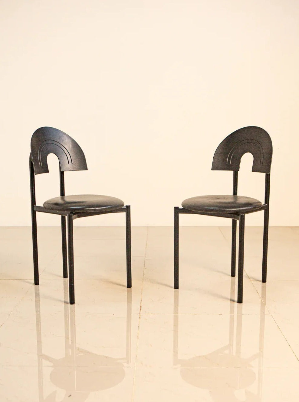 Pair of black chairs by Kembo 90's