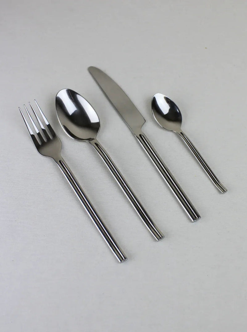 Stylish and modern cutlery set with clean lines and elegant design, embodying the essence of minimal Italian style