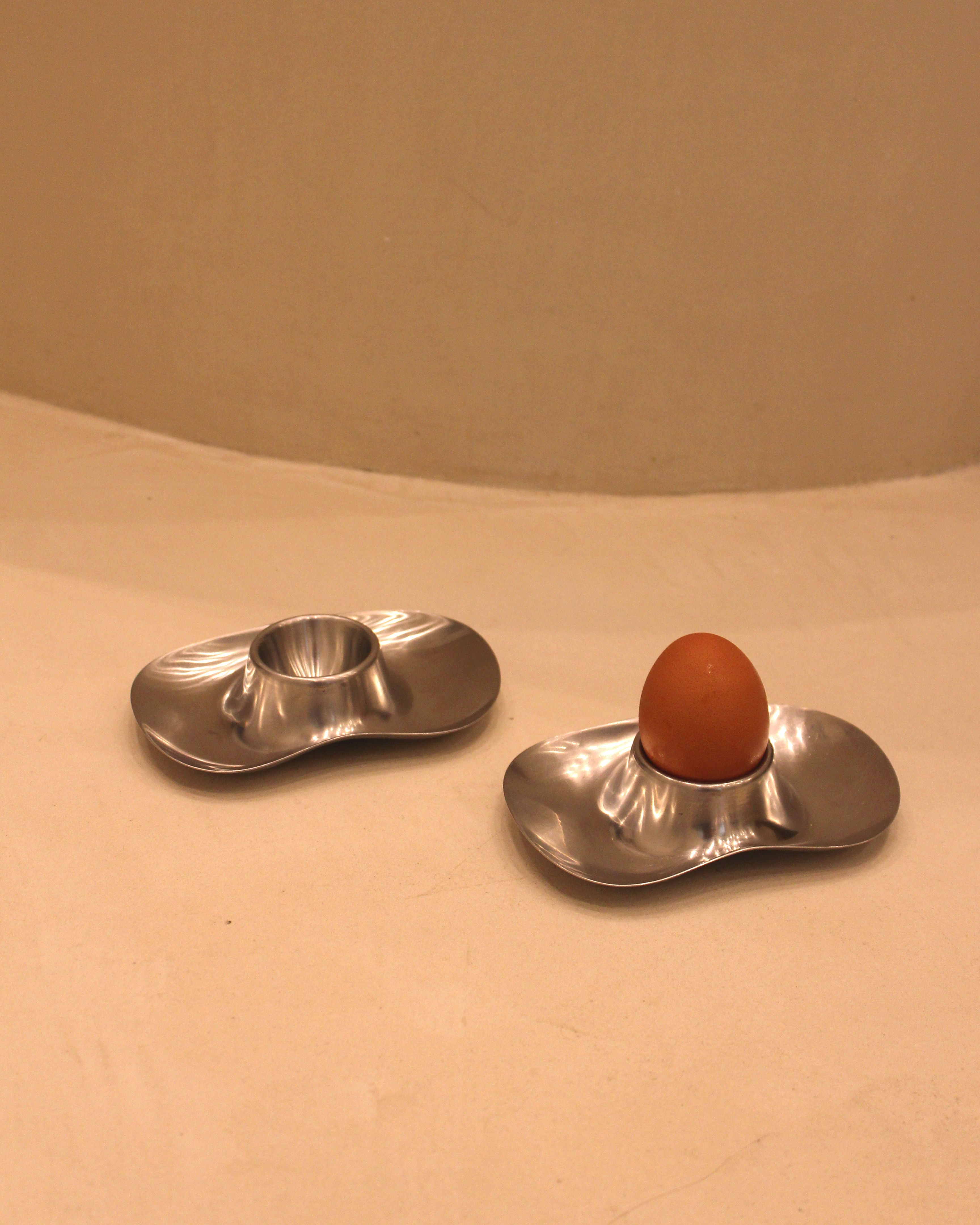 Set of 2 space age cup eggs with sleek silver design