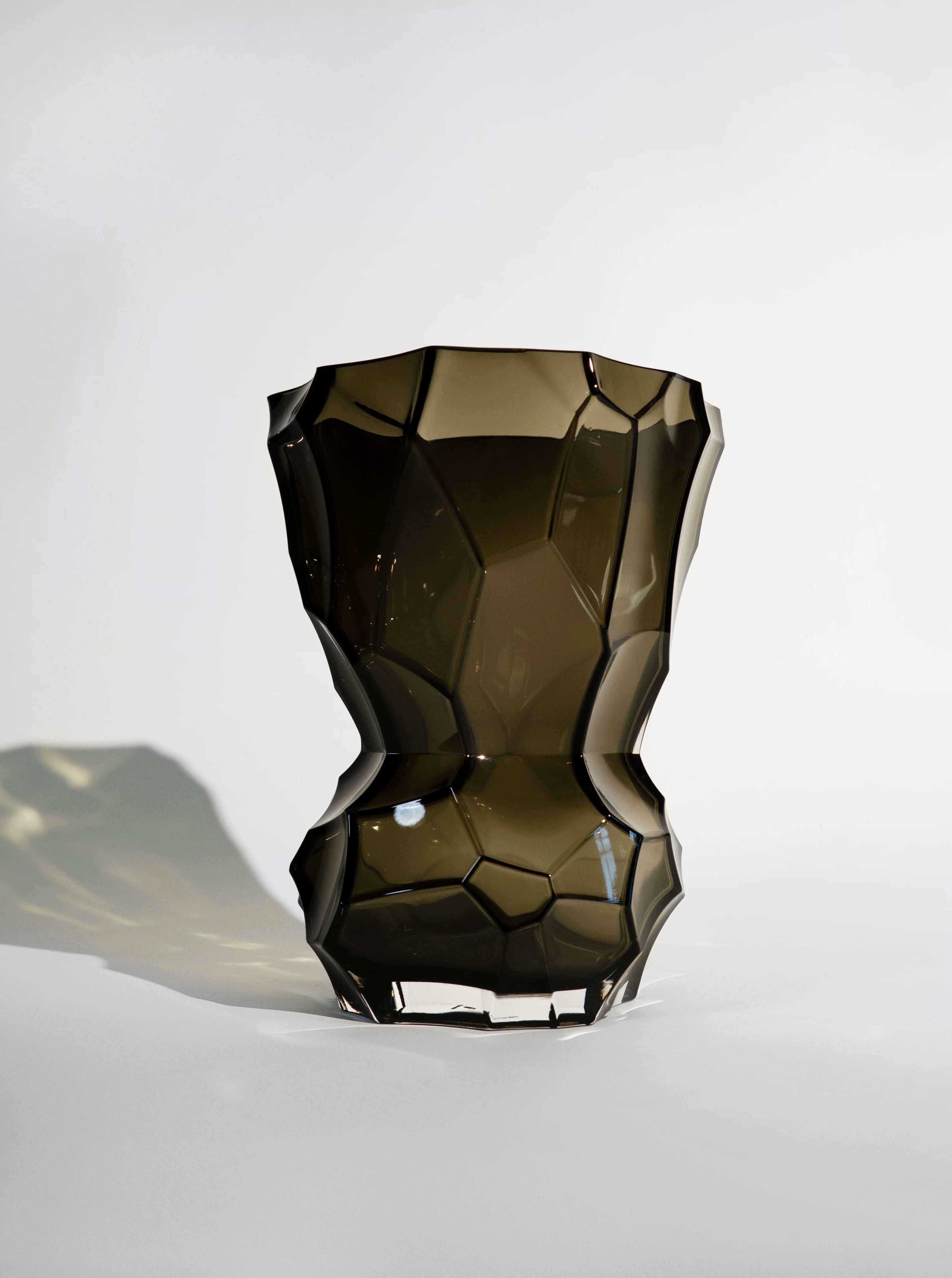  A close-up of the New Smoke Reflection Vase, showcasing its intricate design and modern aesthetic