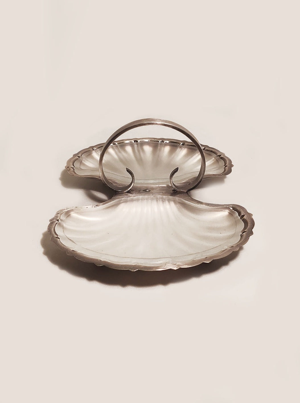 Double Shell-Shaped Serving tray