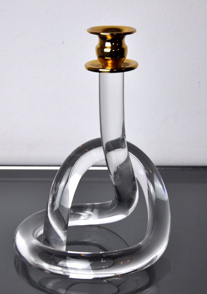 1970 vintage Dorothy Thorpe Pretzel Methacrylate Candle Holder in clear glass with a distinctive twisted pattern