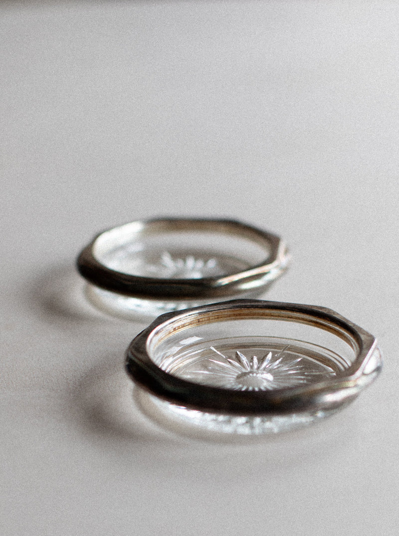 Glass coasters with elegant floral design, perfect for protecting surfaces 