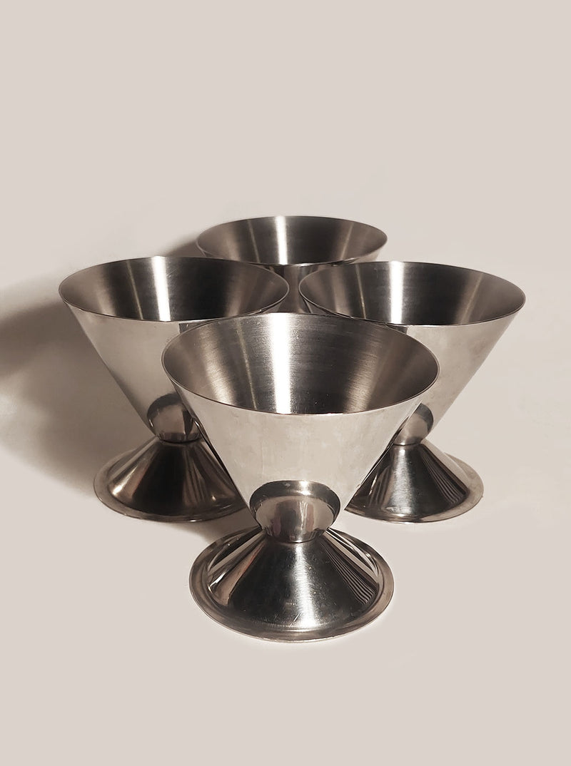 Clear glass dessert cups set of 4, perfect for serving sweet treats and elegant desserts