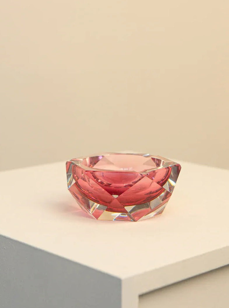 Pink Diamant Ashtray by Flavio Poli for Seguso 60's, vintage Murano glass ashtray in vibrant pink color with diamond-shaped pattern and elegant design 