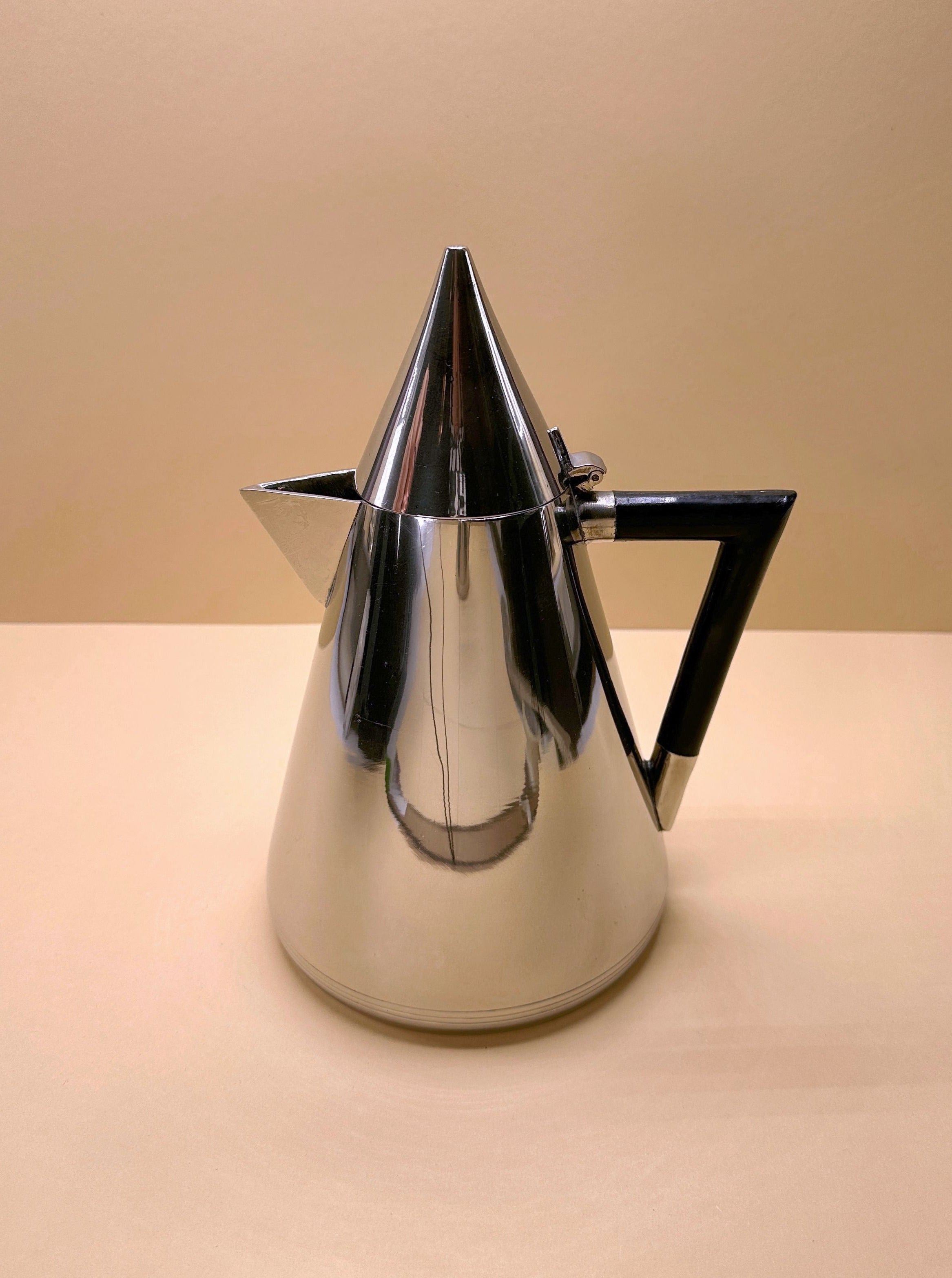 Vintage Art Deco Silver Plated shops 'Beehive' Coffee Tea Pot Bakelite Style Handle