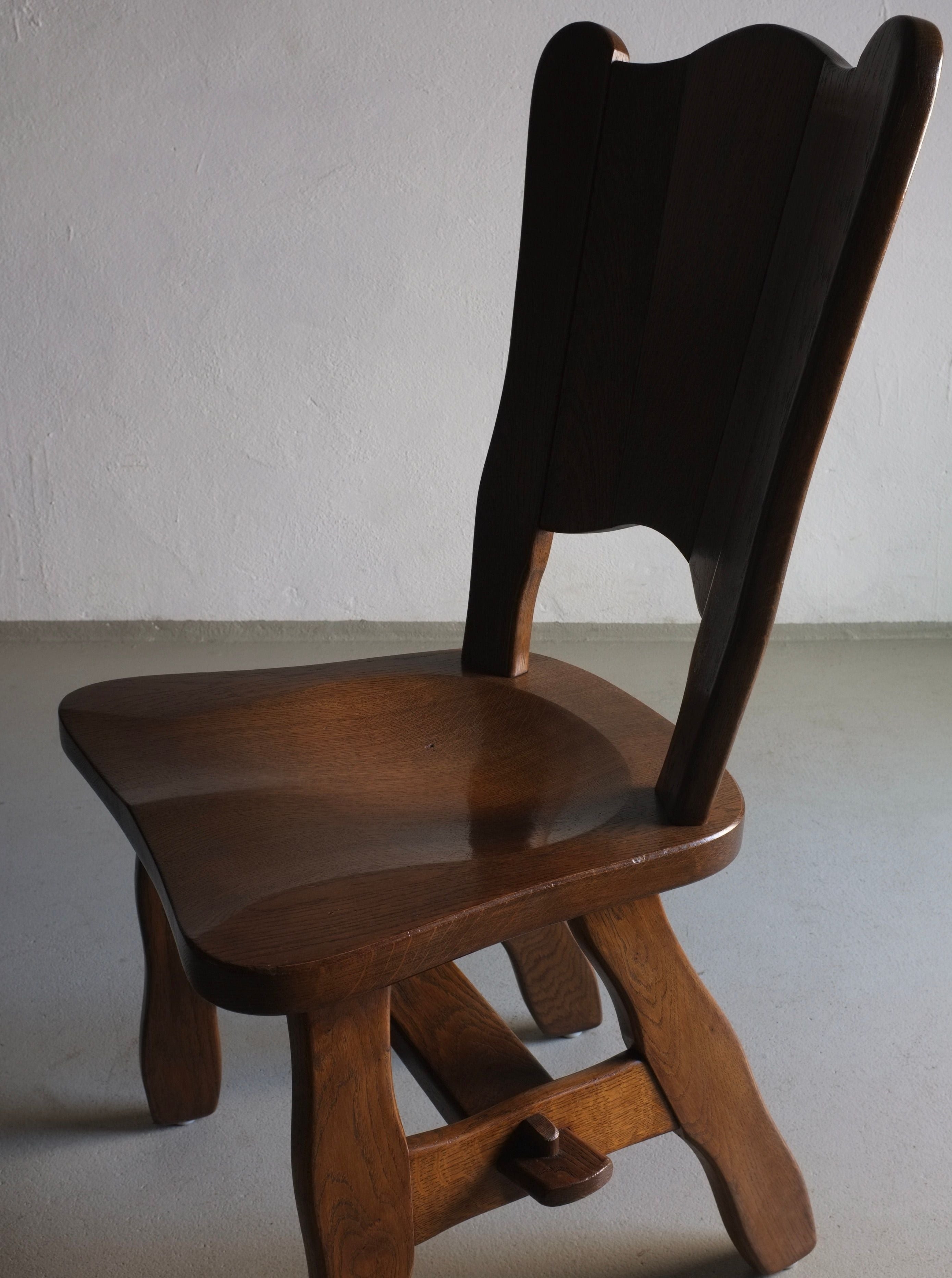 Pair of solid oak chairs with Brutalist style from the 1970s