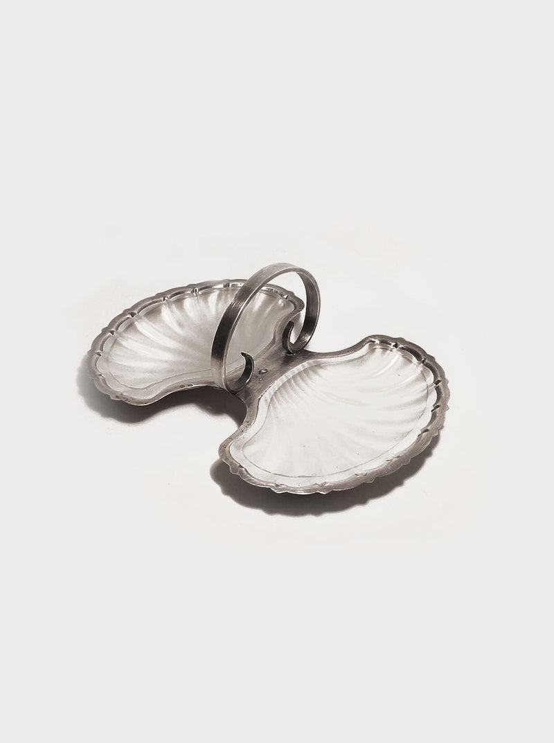 Double Shell-Shaped Serving Tray in elegant white marble and gold finish