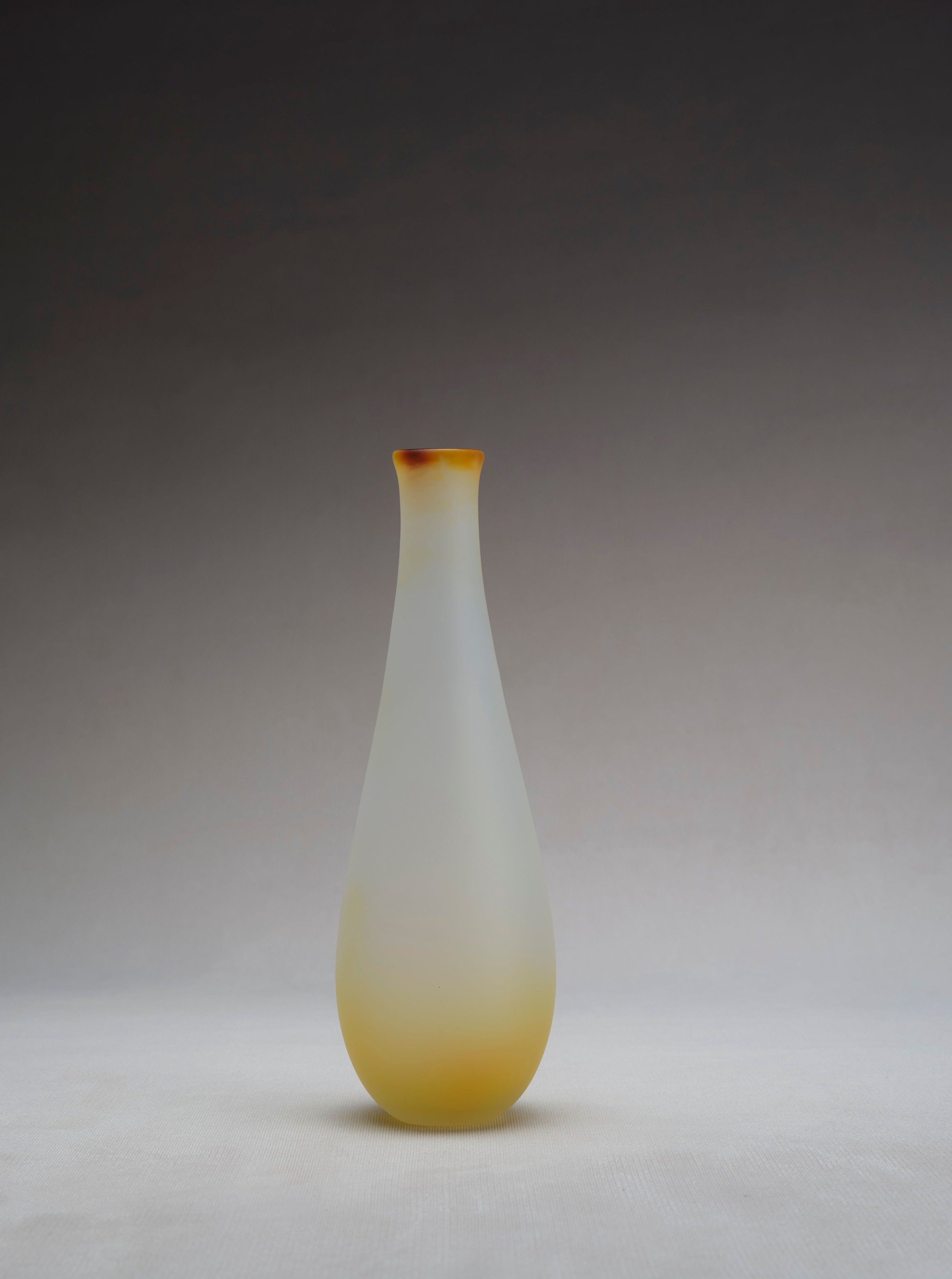 Medium Vase in Iris